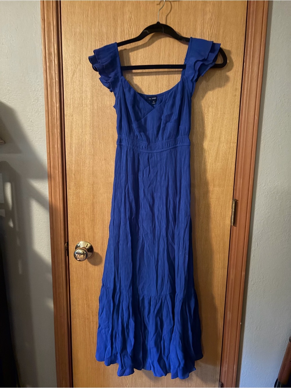 Elegant Royal Blue Maxi Dress with Ruffle Shoulders